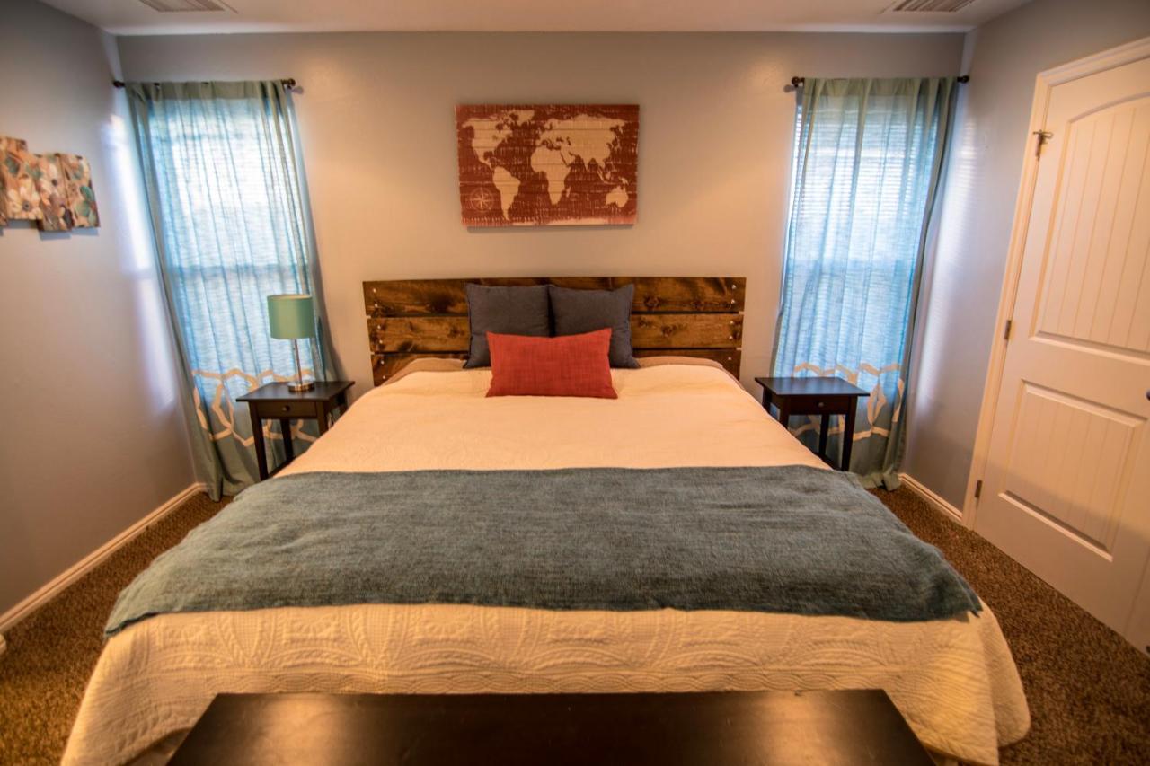 Lone Rock Retreat - 3-Bedroom Near Lake Powell Page Ngoại thất bức ảnh